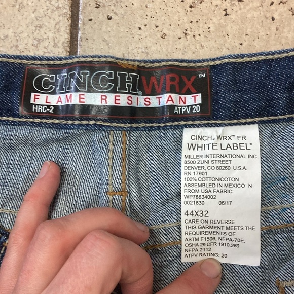 Cinch Flame Resistant, size 44/32 - Picture 8 of 10